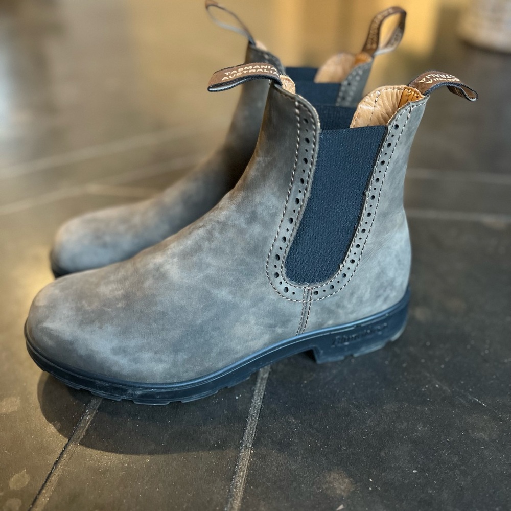 Blundstones womens 1351 size 9.5 rustic brown boot